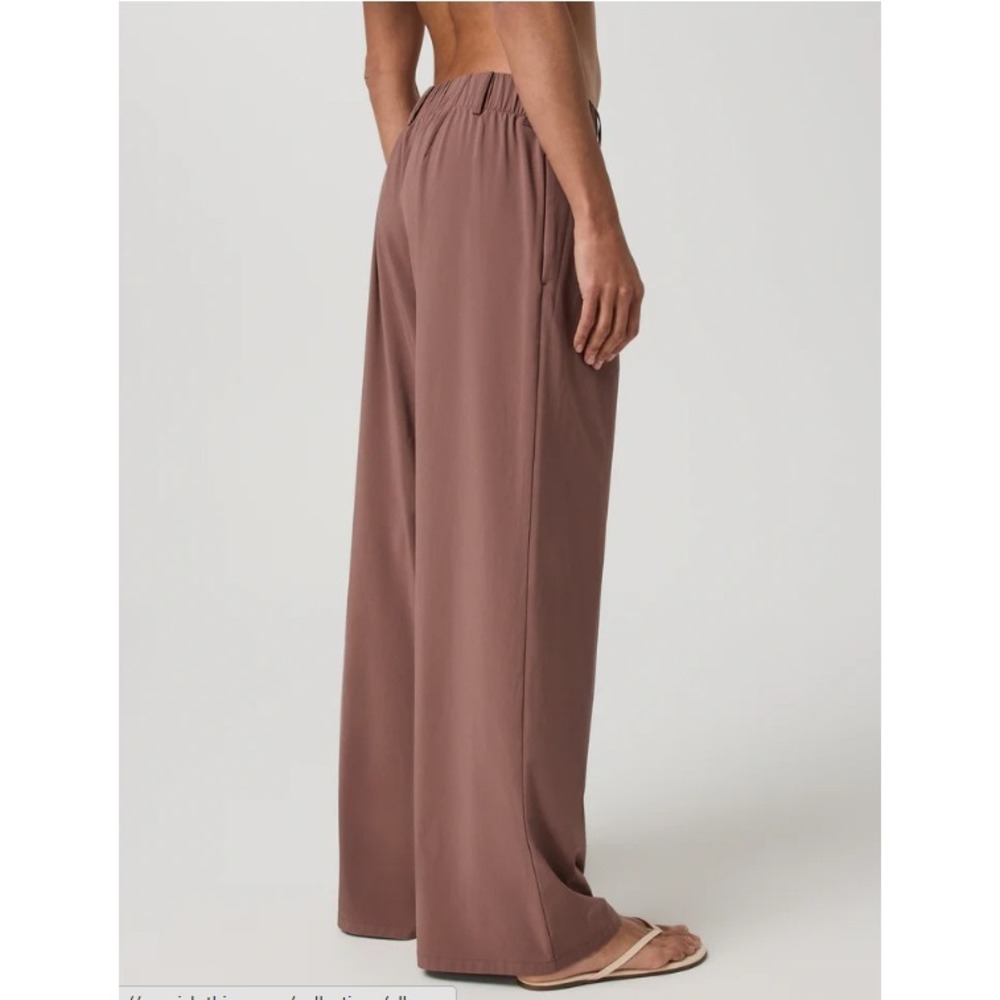Vuori Villa Wide Leg Trousers Sable Brown Pleated Stretch Travel Pants Womens M - Picture 2 of 7